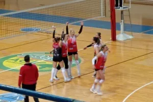 Βήμα τίτλου για Ολυμπιάδα (Νίκες για Απόλλωνα, Δικέφαλο και Νέα Σαλαμίνα)