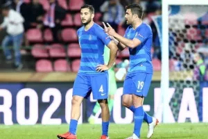 Η πρώτη κλήση του Πογιέτ/ Εκτός Μανωλάς - Σωκράτης 
