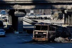 Ουκρανία: Το Κίεβο απέρριψε το ρωσικό τελεσίγραφο για Μαριούπολη
