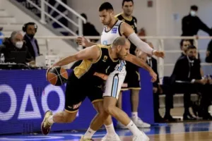 Ο Κολόμ στην πρώτη 10άδα των ξένων πασέρ της ΑΕΚ