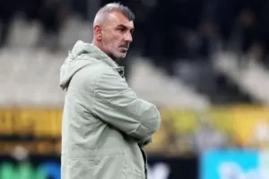 «Γκάζια» Οφρυδόπουλου: «Όποιος δεν μπορεί να πάει στα αποδυτήρια»