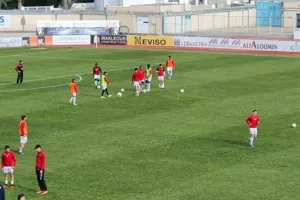 Κρούσματα και αίτημα για αναβολή 