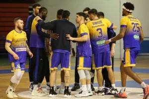 Μεγάλο ντέρμπι και πρόκριση για ΑΠΟΕΛ! (Φώτος)