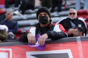 Νέα Σαλαμίνα - Καρμιώτισσα: ΑΠΟΔΡΑΣΗ με Χατζηβασίλη! (φώτος) 