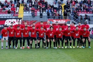Νέα Σαλαμίνα - Καρμιώτισσα: ΑΠΟΔΡΑΣΗ με Χατζηβασίλη! (φώτος) 