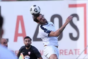 Νέα Σαλαμίνα - Καρμιώτισσα: ΑΠΟΔΡΑΣΗ με Χατζηβασίλη! (φώτος) 
