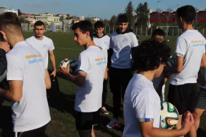 Μπάλες, φανέλες και εισιτήρια από την ΚΟΠ στα Αθλητικά Σχολεία