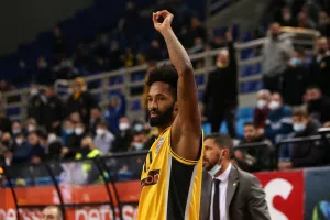 "Μου είπαν ότι έχω μυοκαρδίτιδα λόγω κορωνοϊού"