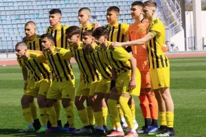 Επίθεση με πέτρες στο πούλμαν της Κ17 του Άρη!