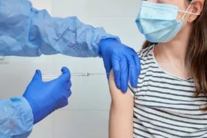 "Πράσινο" για 3η δόση για 12+ αποφάσισε το Υπουργικό!