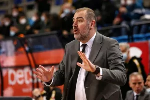 Η αποχαιρετιστήρια ομιλία του Δέδα στα αποδυτήρια της ΑΕΚ