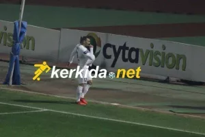 Μακρής: Η μπάλα στην φανέλα, πιπίλα και... γεννητούρια! (φώτος)