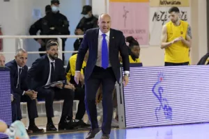 Σεγκούρα: «Ταβάνι μας ο ουρανός - Απίστευτο ότι συνέβαινε στον Ιωνικό»
