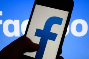 H Ρωσία μπλόκαρε το Facebook