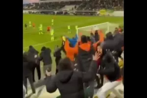 Πλάνα του ΑΠΟΕΛ από το πέταλο: Ο "χαμός" στο γκολ του Καρώ! 