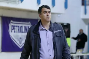 "Όταν σηκώναμε κούπες..."