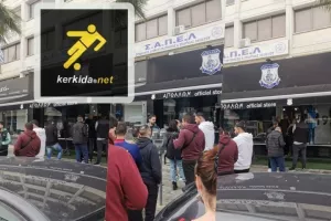 15:13: Σχηματίστηκε ήδη ουρά! 