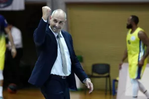 Τα ηνία της ΑΕΚ στον Σεγκούρα