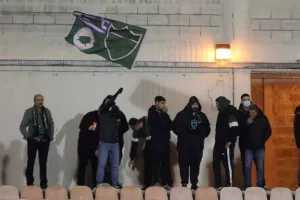 Λίγοι αλλά πιστοί