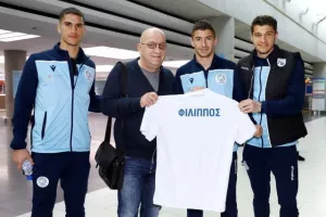 ΦΩΤΟΣ/Πέταξαν για Εσθνονία