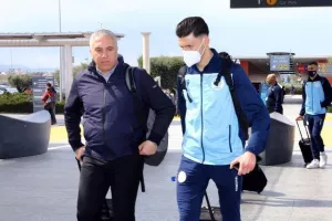 ΦΩΤΟΣ/Πέταξαν για Εσθνονία