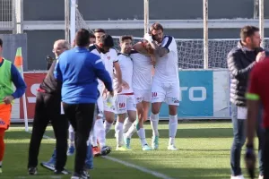 Νέα Σαλαμίνα - Καρμιώτισσα: ΑΠΟΔΡΑΣΗ με Χατζηβασίλη! (φώτος) 