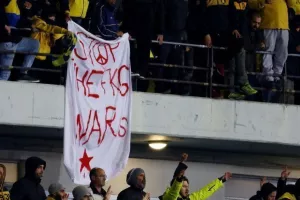 Μήνυμα κατά του πολέμου οι ΑΕΛίστες