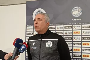 Κωστένογλου: "Αδιαπραγμάτευτος στόχος η παραμονή μας-Περαστικά στον Μάριο"