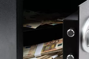 "Σήκωσαν" χρηματοκιβώτιο με €600.000 στη Λεμεσό
