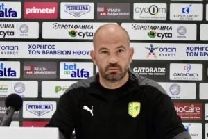 Μπαντία για ΑΠΟΕΛ 