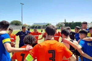 ΔΙΠΛΟ ΑΠΟΕΛ Κ17 και μία ανάσα από τον τίτλο