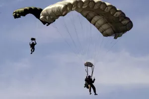 Χωρίς τους αλεξιπτωτιστές ο... Εθνικός