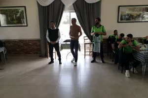 Δεξιώθηκε την αποστολή ο παλαίμαχος Χαραλάμπους! (φώτος)