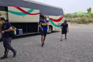Έφθασε η αποστολή, την υποδέχθηκαν οι ΑΠΟΕΛίστες (βίντεο/φώτος)