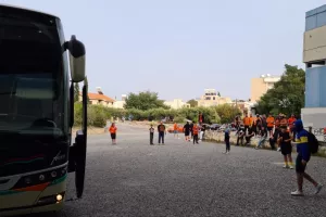 Έφθασε η αποστολή, την υποδέχθηκαν οι ΑΠΟΕΛίστες (βίντεο/φώτος)