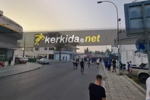 ΦΩΤΟΣ/Επεισόδια έξω από το "Α.Παπαδόπουλος"