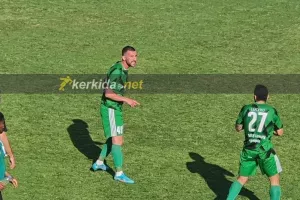 ΦΩΤΟΣ/Σκληρό μαρκάρισμα, νεύρα με αντιπάλους-συμπαίκτες και... αποβολή!