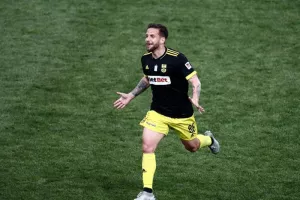 Σάσα: "Σπουδαία νίκη μέσα στην έδρα της ΑΕΚ"