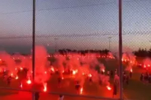 Κάηκε... το "Apollon Columbia" για τα γενέθλια! (βίντεο)