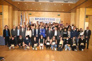H KOE βράβευσε τους κορυφαίους Έφηβους και Νεάνιδες 2021