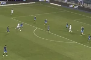 (ΒΙΝΤΕΟ) Το 1-0 με εξαιρετικό σουτ του Λάζαρου!