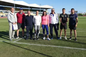 Ο Πρόεδρος ΚΟΑ με Ελλαδίτες πρωταθλητές στίβου στο Τσίρειο