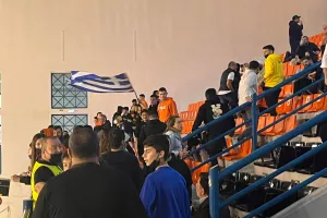 Ομόνοια-ΑΠΟΕΛ: Η "μάχη" της κερκίδας! (φώτος)
