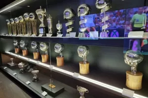 Με το κασκόλ του Απόλλωνα στο Σαντιάγκο Μπερναμπέου! (ΦΩΤΟΣ) 
