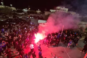 (ΦΩΤΟΣ/ΒΙΝΤΕΟ) Πάρτι... έξω από το "ΠΑΠ"