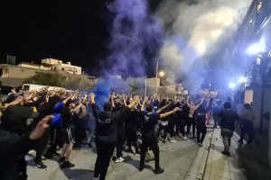 (ΦΩΤΟΣ/ΒΙΝΤΕΟ) Πάρτι... έξω από το "ΠΑΠ"