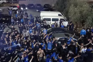 (ΦΩΤΟΣ/ΒΙΝΤΕΟ) Πάρτι... έξω από το "ΠΑΠ"