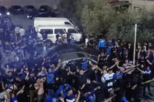 (ΦΩΤΟΣ/ΒΙΝΤΕΟ) Πάρτι... έξω από το "ΠΑΠ"