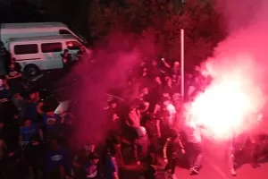 (ΦΩΤΟΣ/ΒΙΝΤΕΟ) Πάρτι... έξω από το "ΠΑΠ"
