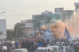 Πάρτι οι "φυγάδες" - Χαμός στην άφιξη της αποστολής (βίντεο)